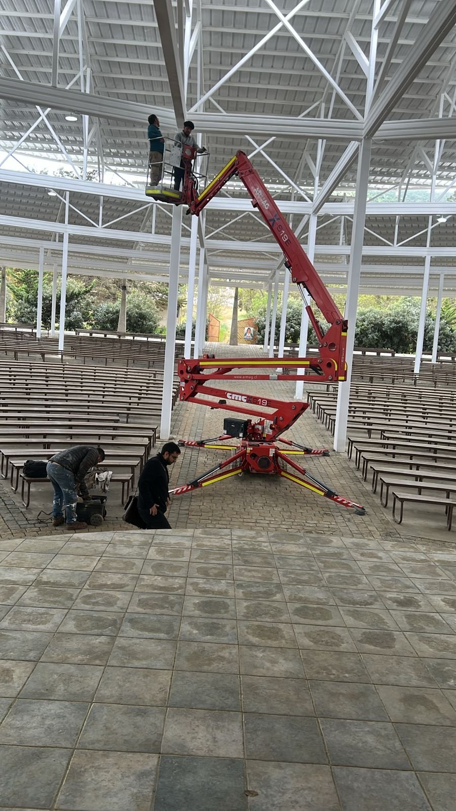 Plataforma Aérea Spiderlift CMC S19E de ARMAG en faena